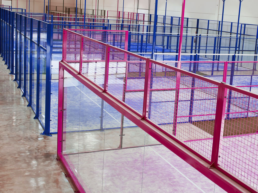 Pro10_pistadepadel_panoramica_indoor_rosa